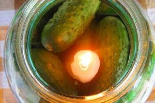 Хранение огурцов в свежем виде в банке со свечой. Как сохранить свежие огурцы на зиму в банке со свечкой? Лайфхак для хозяек