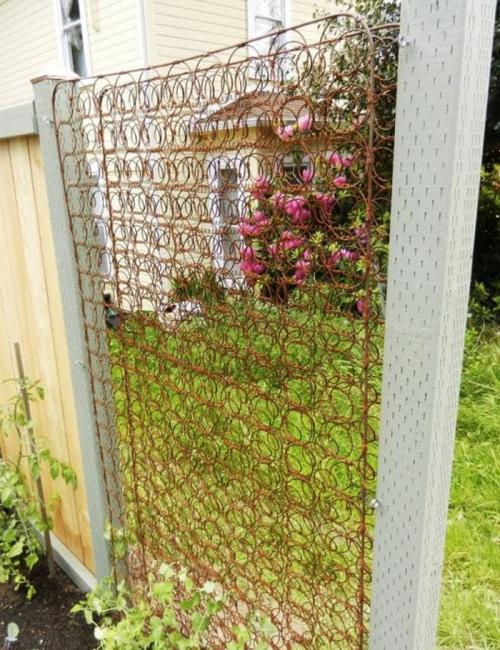 Чем клеить матрас надувной. Клеим надувной матрас разными способами 08