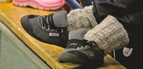 Как растянуть обувь из натуральной кожи в длину. Как растянуть кожаную обувь на размер больше в домашних условиях 05 Как растянуть обувь из натуральной кожи в длину. Как растянуть кожаную обувь на размер больше в домашних условиях 05