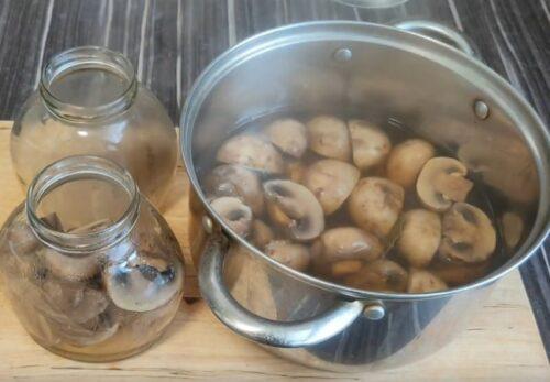 Как законсервировать шампиньоны в домашних условиях быстро и вкусно. Маринованные шампиньоны в домашних условиях. Быстро к столу и на зиму. 9 простых рецептов