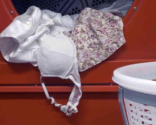 Белый бюстгальтер пожелтел, как отбелить. Базовые правила и меры предосторожности