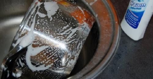 Как отмыть подгоревшую кастрюлю. Как очистить пригоревшую кастрюлю из нержавейки 08