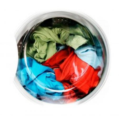 Стиральная машина сильно вибрирует и скачет при отжиме. Стиральная машинка прыгает при отжиме: причины и меры по устранению