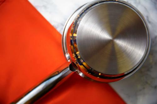 Как почистить столовые приборы в домашних условиях. Очищение столовых приборов