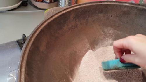 Как почистить казан от ржавчины в домашних условиях. Как очистить казан из чугуна от ржавчины внутри