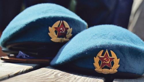 Как правильно носить берет вдв. Из истории голубых беретов