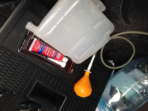 Лопается расширительный бачок ваз 2114. Замена расширительного бачка