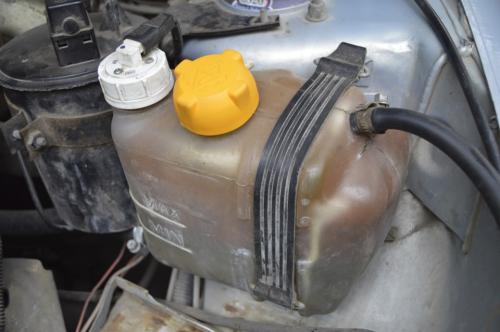 Лопается расширительный бачок ваз 2114. Замена расширительного бачка