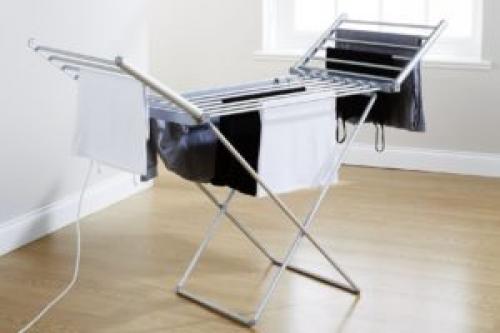 Как быстро высушить толстовку в домашних условиях. Как можно высушить одежду дома