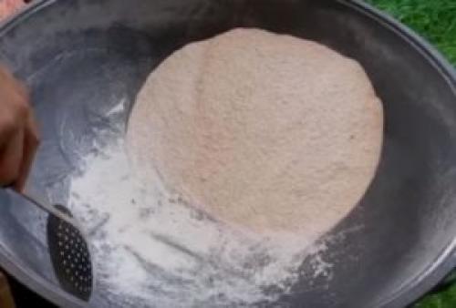 Прокаливание казана солью. Готовим казан