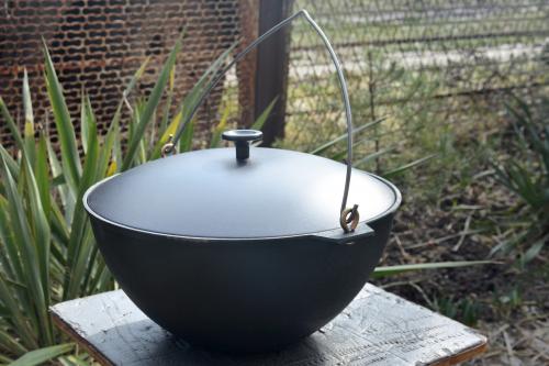 Что будет если не прокалить казан. Как прокалить чугунный казан на костре