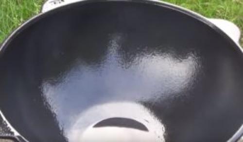 Прокаливание казана солью. Готовим казан