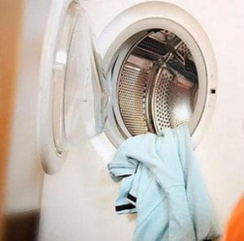 Полиняло платье, что делать. Советы по стирке вещей