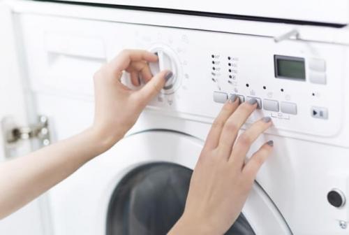 Что делать, если полиняла цветная вещь. Реанимация белых тканей