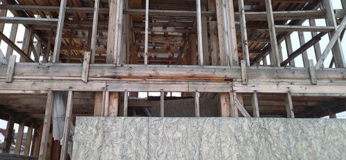 Что такое монтажная пена и почему она может загрязнять дерево. Почему монтажная пена не должна использоваться при заделке щелей в древесине. Продолжение Стройки за стеклом