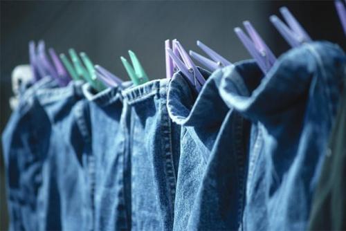 Как вывести жирное пятно содой и утюгом. Что нужно учитывать при выведении жирного пятна?