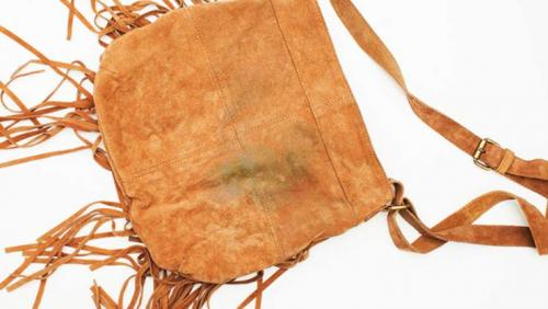 Почистить замшевую сумку нашатырным спиртом. Очистка от пыли и грязи