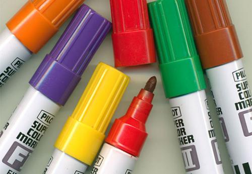 Как отстирать спиртовой маркер. Следы маркера на одежде: как эффективно удалить