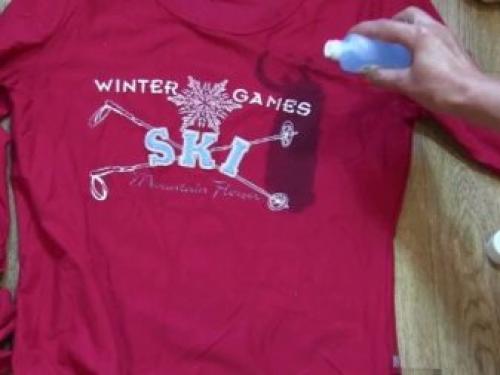 Как отстирать краску с футболки. Метод 1 Метод 1 из 3: Как удалить влажную краску 13 Как отстирать краску с футболки. Метод 1 Метод 1 из 3: Как удалить влажную краску 13