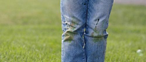 Как убрать пятна от травы с одежды. Как отстирать пятна от травы на одежде 03 Как убрать пятна от травы с одежды. Как отстирать пятна от травы на одежде 03