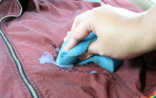 Как убрать слайм с шерстяной кофты. Если одежда испачкалась слаймом, как убрать следы и вывести пятна с ткани?