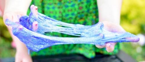 Как убрать слайм с пледа. Лучшие способы, как убрать слайм с одежды, ковра, пледа, меха и мебели