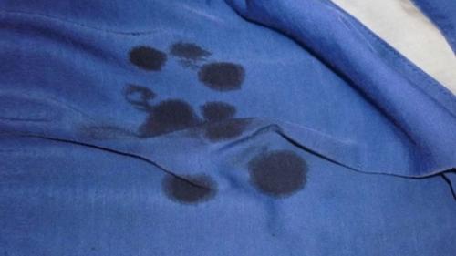 Чем отстирать старое пятно от красного вина. 8 средств, которые быстро выведут пятна от красного вина