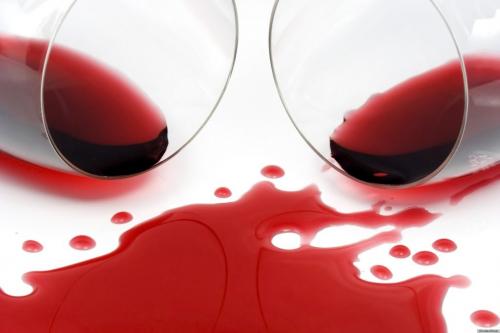 Чем отстирать старое пятно от красного вина. 8 средств, которые быстро выведут пятна от красного вина