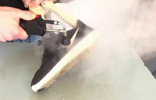 Как ухаживать за замшевыми кроссовками адидас. Превентивные меры