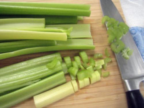 Как хранить стебель сельдерея. Как правильно хранить сельдерей в домашних условиях