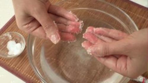 Как очистить монтажную пену с рук. С кожи рук и лица