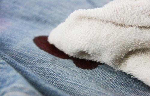 Чем вывести йод с пластика. Как вывести пятна от йода с разных поверхностей