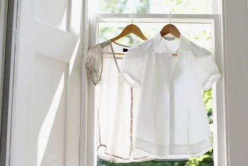 Как отбелить посеревшие вещи. Как вернуть белизну белым вещам: 10 лучших способов в домашних условиях