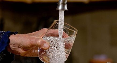 Белые вещи пожелтели после стирки. Желтые пятна после стирки на белой одежде и как с ними бороться