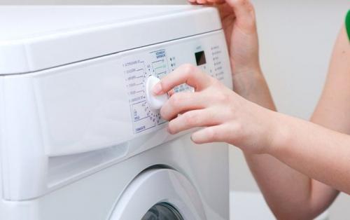 Белые вещи пожелтели после стирки. Желтые пятна после стирки на белой одежде и как с ними бороться