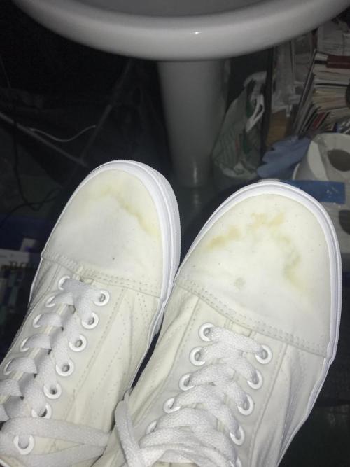 Как оттереть траву от белой подошвы. Основные средства по борьбе с пятнами от травы 06