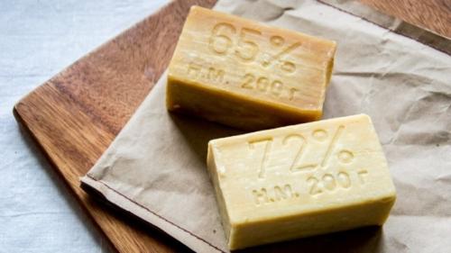 Чем отстирать въевшиеся пятна от пота. Как лучше стирать вещи с пятнами пота при помощи стиральной машины 12 Чем отстирать въевшиеся пятна от пота. Как лучше стирать вещи с пятнами пота при помощи стиральной машины 12