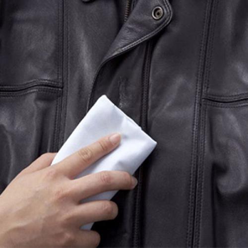 Чем почистить кожзам белого цвета. Чем хорош кожзам 02