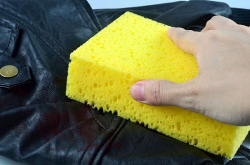 Химчистка кожзама. Как правильно чистить одежду из искусственной кожи в домашних условиях