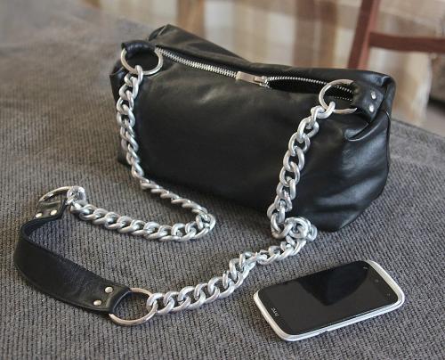 Без следов: проверенные способы удаления ручек с кожаного пенала 11 Без следов: проверенные способы удаления ручек с кожаного пенала 11