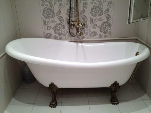 Чем лучше отчистить ванну до бела в домашних условиях. Как очистить чугунную ванну до бела в домашних условиях