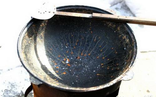 Как отмыть алюминиевый казан. Как очистить чугунный казан от нагара и сажи? 07 Как отмыть алюминиевый казан. Как очистить чугунный казан от нагара и сажи? 07