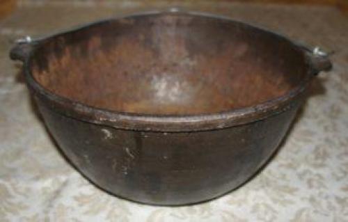 Как отмыть алюминиевый казан. Как очистить чугунный казан от нагара и сажи? 05