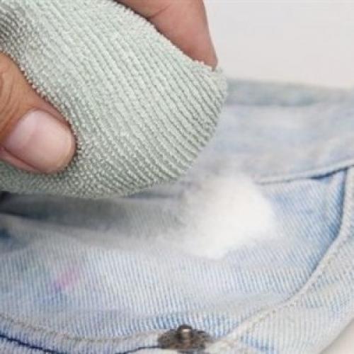 Как вывести застарелое жирное пятно. Отстирываем въевшийся жир с джинсов