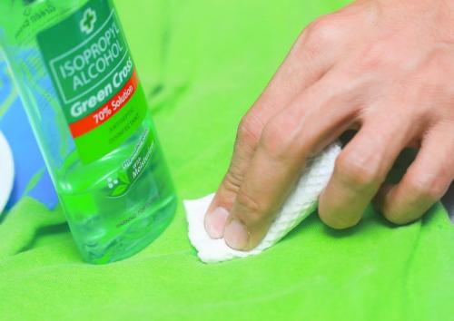 Как отстирать силиконовую смазку с куртки. Как очистить одежду от силиконового герметика или смазки?