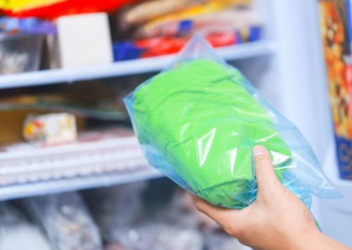 Как отстирать силиконовую смазку с куртки. Как очистить одежду от силиконового герметика или смазки?