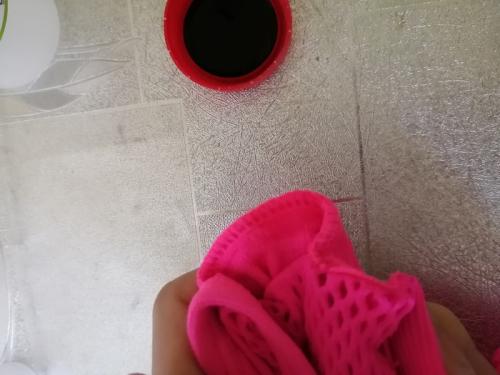 Как можно избежать образования пятна от шариковой ручки на цветной ткани