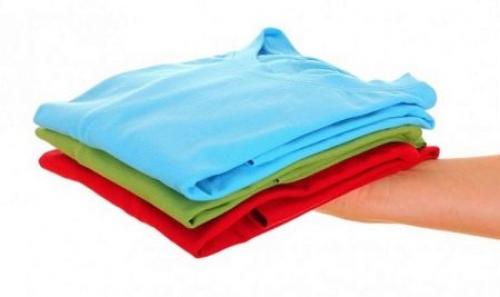 Как быстро сложить футболку схема. Как быстро свернуть футболку: схемы и практичные рекомендации 05 Как быстро сложить футболку схема. Как быстро свернуть футболку: схемы и практичные рекомендации 05