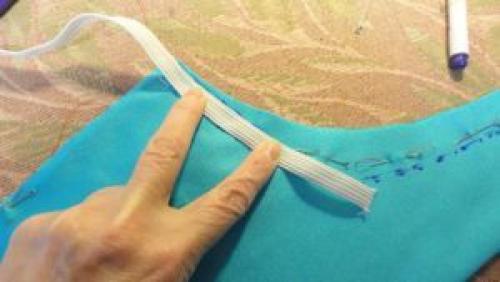 Как растянуть резинку на обуви. Три способа растянуть босоножки в домашних условиях 04