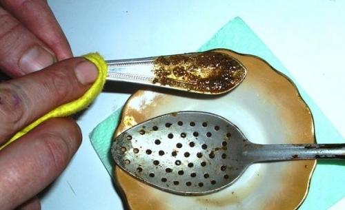 Как почистить мельхиор содой. Как очистить подручными средствами